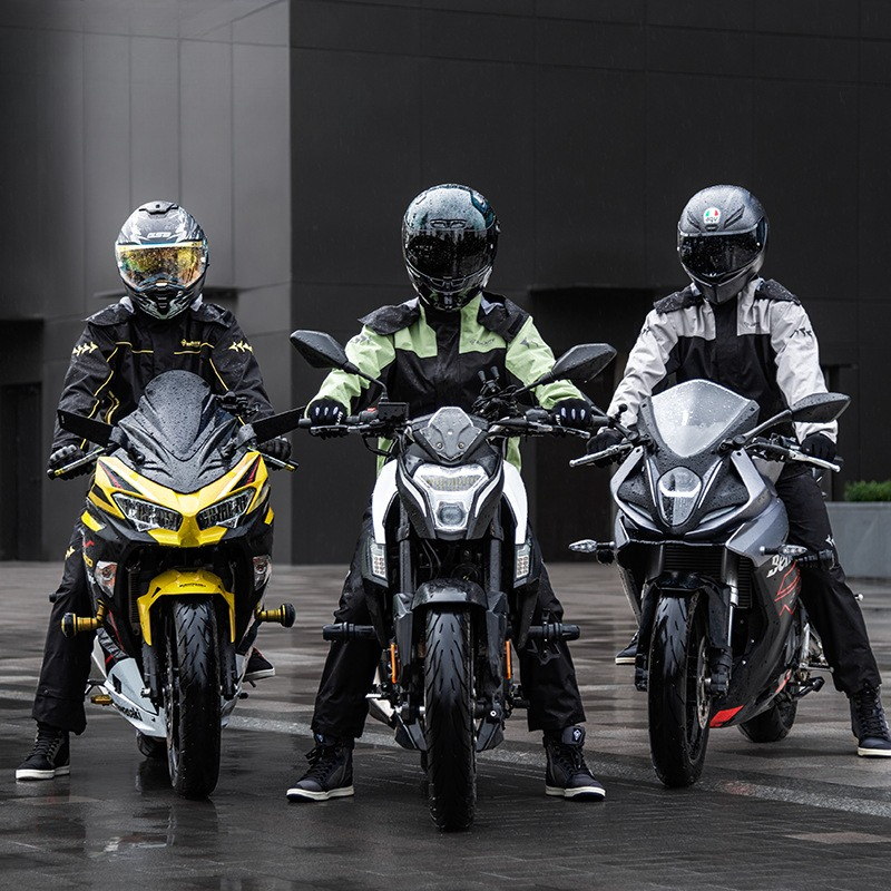 Completo Impermeabile per Moto - Cycling Commute Rain recensione e prezzo